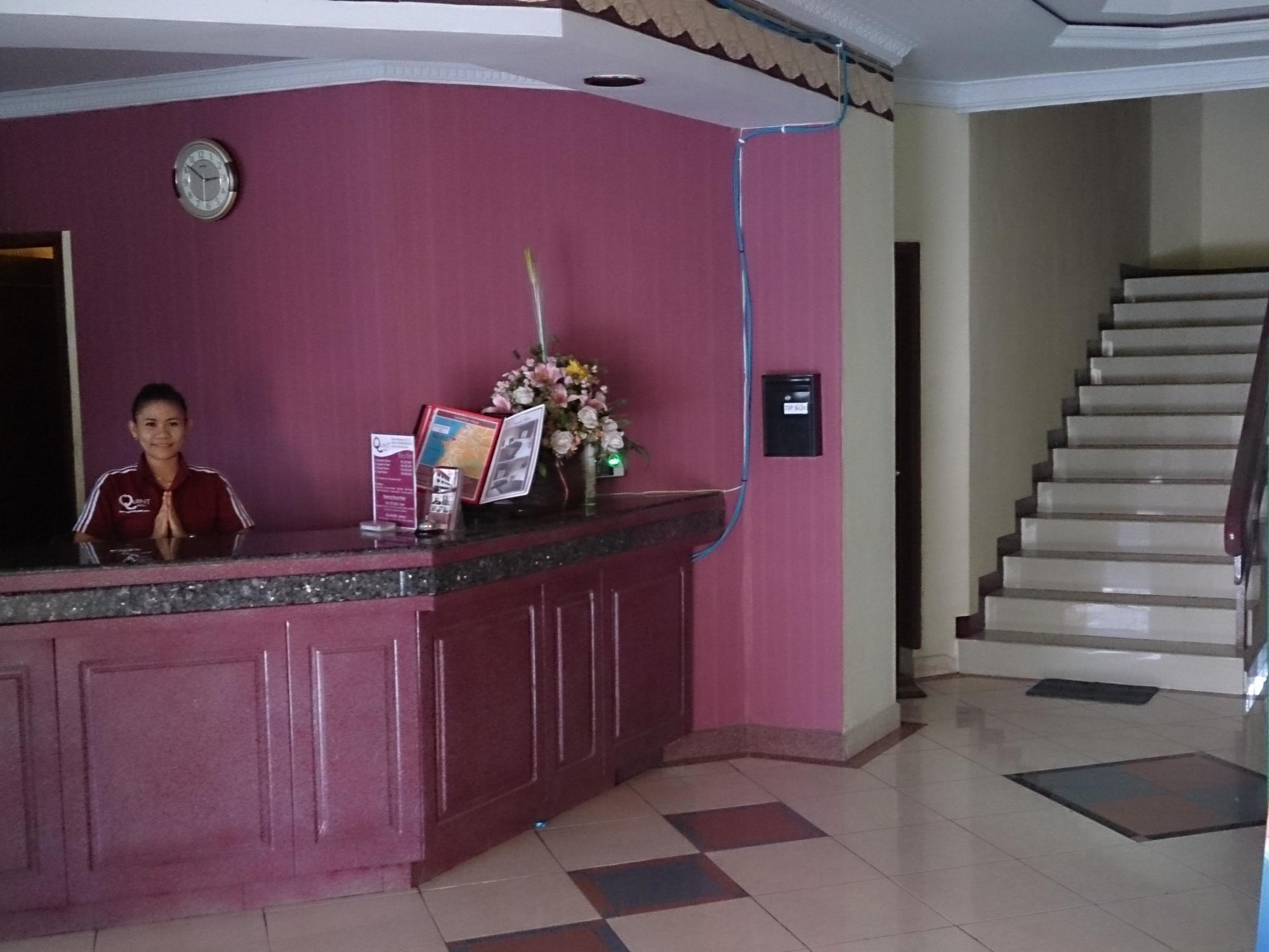 Quint Hotel Manado Exterior foto